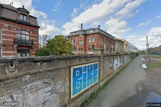 Bedrijfsruimtes te huur i Court-Saint-Étienne - Foto uit Google Street View
